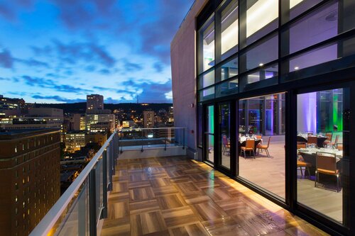 Holiday Inn Hotel & Suites Montreal Centre-ville Ouest by IHG, Varaa Hotelli Montreal Quebec