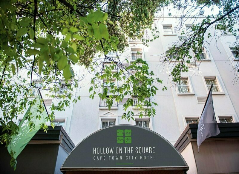 Hollow On The Square Hotel & Suites