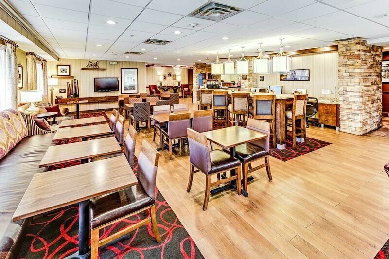 Hampton by Hilton