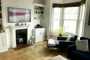 Stylish 2 Bedroom Apartment in Fulham With a Garden Terrace