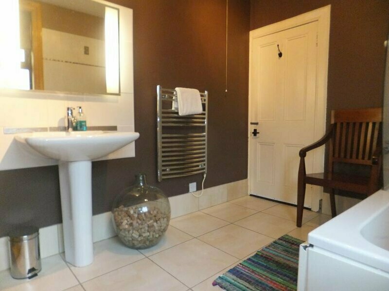Midshore Guest House