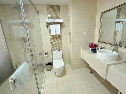 Qin  Hai International Hotel, Prenota Hotel Hotel a Gansu con parcheggio, Parcheggio