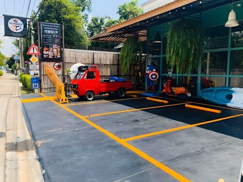 Sunday J Resort & Restaurant