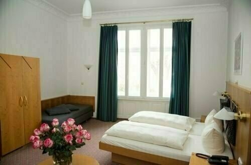 Hotel Schönberger Hof, Забронировать Отель Отели Гейдельберга 3 звезды, рядом с Театр Thingstätte, 3*