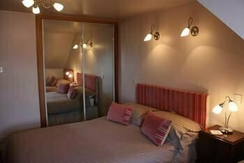 Laigh Tarbeg Farmhouse, Забронировать Отель Очайлтри Glasgow & The Clyde Valley