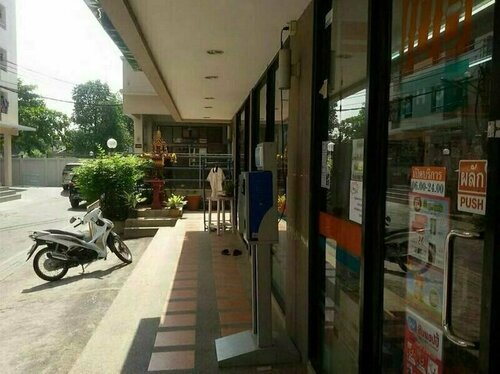 B2广场酒店(B2 Place), Забронировать Отель Отели Нонтхабури с парковкой, Парковка