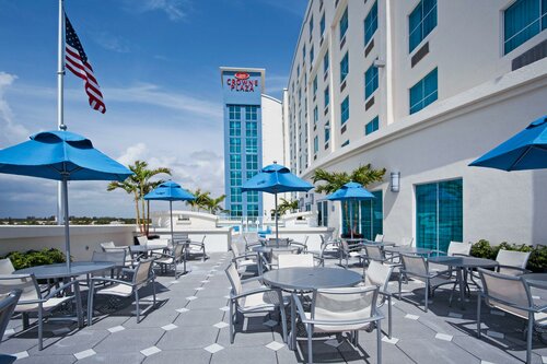 Crowne Plaza Hotel & Resorts Fort Lauderdale Airport/ Cruise, Rezerwuj Hotel Hotele w Broward County z basenem, Basen
