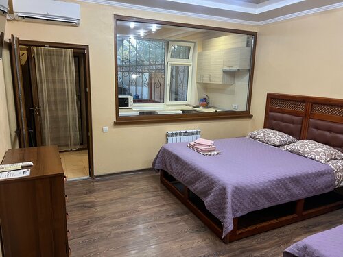Chastny Dom Domik V Parke Im. Frunze Private House, Varaa Lomakoti Evpatorya 