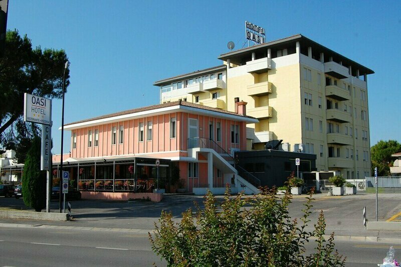 Max Hotel Oasi