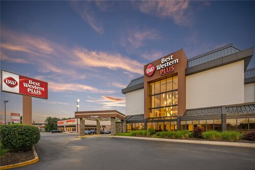 Best Western Plus Indianapolis North at Pyramids, Prenota Hotel Indianapolis Indiana
