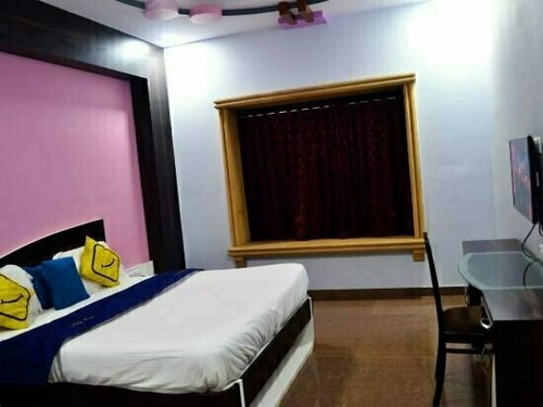 Stay Vista Rooms at Station Road, Забронировать Отель Отели штата Махараштры с завтраком, Завтраки