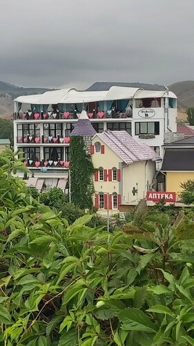 Server Living Quarters, Prenota Hotel Hotel a Crimea con parcheggio, Parcheggio