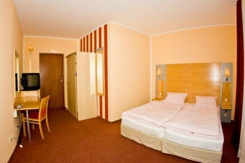 Hotel Omega, Забронировать Отель Злоценец Drawsko Lakeland