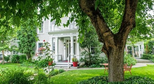 McCully House Inn, Buchen Sie Pension Jacksonville Applegate Valley