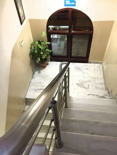Krishna Inn, Забронировать Отель Нью-Дели Национальный столичный округ Дели, рядом с Железнодорожный вокзал Хаджрэт Найзамаддин