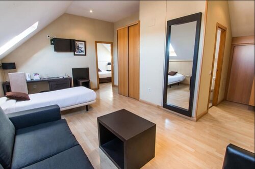 Hotel Suites Feria de Madrid, Забронировать Отель Орталеза Мадрид