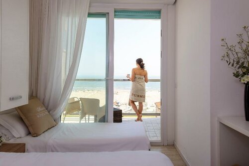 Eurhotel, Забронировать Отель Мирамаре Римини