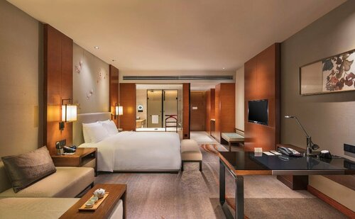 DoubleTree by Hilton Guangzhou Science City-Free Shuttle Bus Service During Canton Fair Period, Rezerwuj Hotel Huangpu 