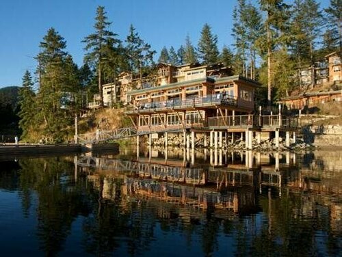 Painted Boat Resort Spa and Marina, Забронировать Курортный отель Отели Британской Колумбии с парковкой, Парковка