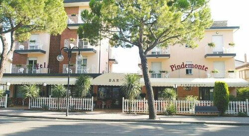Hotel Felix Pindemonte, Забронировать Отель Отели Лидо ди Езоло с парковкой, рядом с Lido di Jesolo Sea Life Aquarium, Парковка