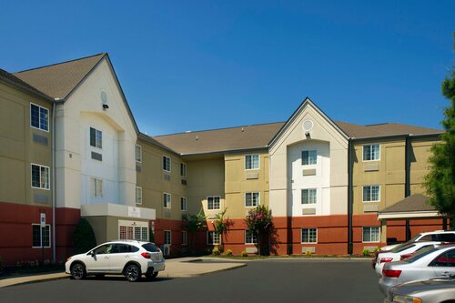 Candlewood Suites Richmond - South by IHG, Забронировать Отель Ричмонд Виргиния