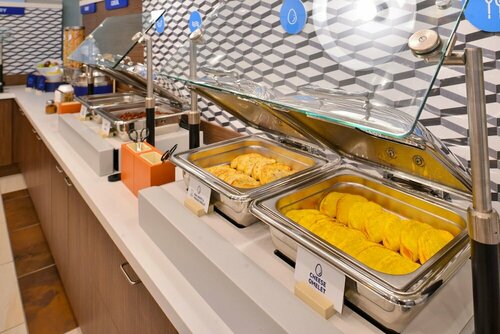 Holiday Inn Express & Suites St Louis Airport by IHG, Забронировать Отель Мэриленд-Хайтс Миссури