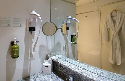 Holiday Inn Bordeaux Sud - Pessac, an IHG Hotel, Buchen Sie Hotel Hotels in Graves mit Parkplatz, Parkplätze
