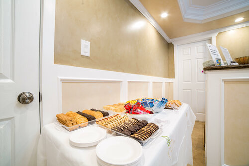 Nite Inn at Universal City - Walking Distance to Universal Studios Hollywood, Забронировать Мини-отель Юниверсал-Сити Лос-Анджелес