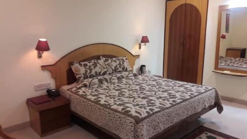 Hotel Grand Riviera, Забронировать Отель Паонта Сахиб штат Химачал-Прадеш