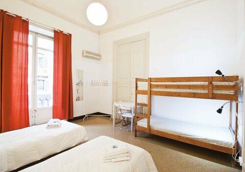 Mamamia Hostel and Guesthouse, Забронировать Отель Палермо Сицилия, рядом с Ратуша Палермо