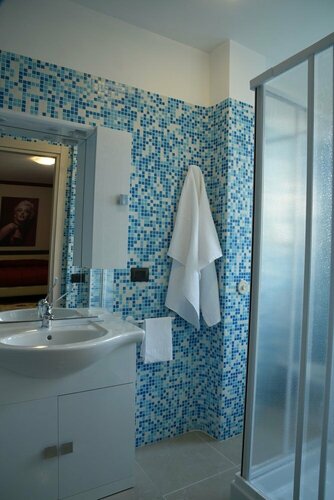 Merylinn Guest House, Book Pension Hoteller i Battipaglia med morgenmad, Morgenmad