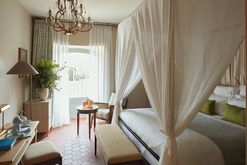 Château de Fonscolombe - Relais & Châteaux, Book Hotel SPA-hoteller i Carros, SPA