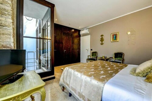 Prestige Suite Sirmione, Забронировать Гостевой дом Отели Ломбардии с парковкой, Парковка
