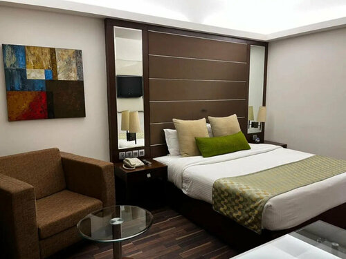 Yuhi Hospitality Speciality Japanese, Забронировать Отель Отели штата Харьяны с парковкой, Парковка