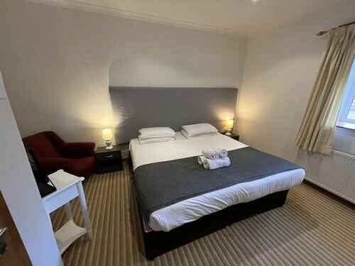 Columba House, Забронировать Отель Отели Кингасси 3 звезды, 3*