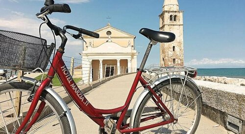 Hotel Marzia Holiday Queen, Забронировать Отель Отели в центре Каорле, в центре
