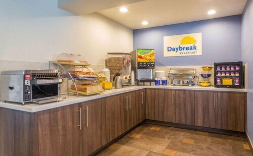Days Inn & Suites by Wyndham East Flagstaff, Забронировать Отель Флагстафф Гранд-Каньон