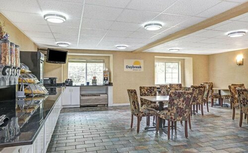 Days Inn Sturbridge, Забронировать Отель  