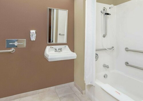 Microtel Inn & Suites, Prenota Hotel Hotel a Sidney con piscina, Piscina