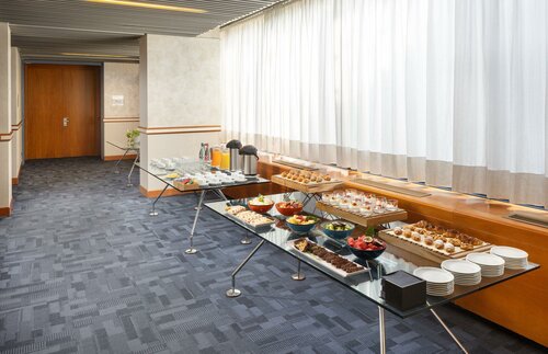 Crowne Plaza Milan Linate by IHG, Забронировать Отель Сан-Донато-Миланезе Ломбардия