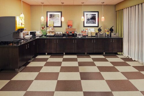 Hampton Inn Youngstown-North, Buchen Sie Hotel Youngstown Ohio