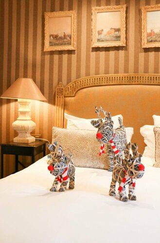 Hôtel Chateaubriand, Забронировать Отель Бизнес-отели Парижа, рядом с Galeries du Panthéon Bouddhique du Japon et de la Chine, 4* 5*