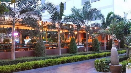 Zaza Hotel Bangpoo, Rezervovat Hotel Hotely v Central Thailand s parkováním, Parkování