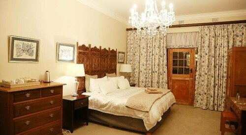 Kimberley Country House, Забронировать Отель Отели Кимберли с парковкой, рядом с Kimberley Railway Museum, Парковка