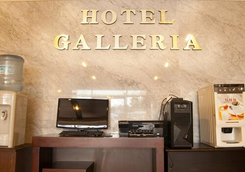 Hotel Galleria, Забронировать Отель Отели Гарапан с парковкой, Парковка