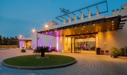Orana Hotels And Resorts, Забронировать Отель Отели Нью-Дели с бассейном, Бассейн