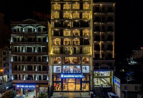 The Marron Hotel, Забронировать Отель Отели Тханьхоа́ с парковкой, Парковка
