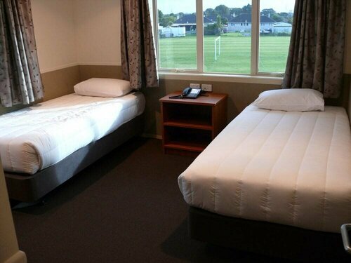 Bruce Pulman Lodge, Rezervasyon Otel Papakura Auckland