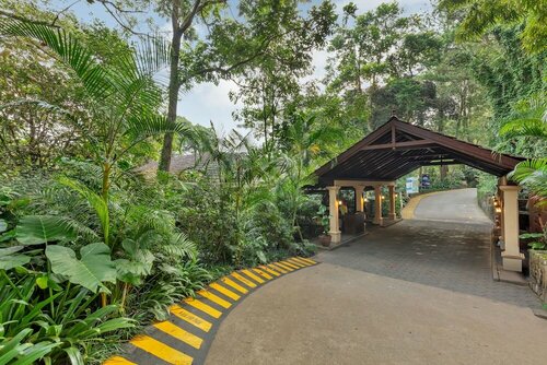 Club Mahindra Madikeri Resort and SPA, Coorg, Забронировать Отель Отели штата Карнатаки с бассейном, Бассейн