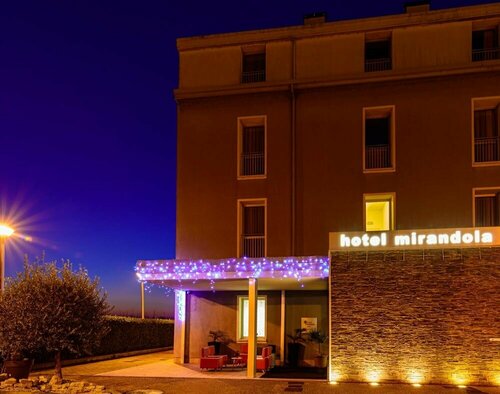 Hotel Mirandola, Забронировать Отель Мирандола Эмилия-Романья